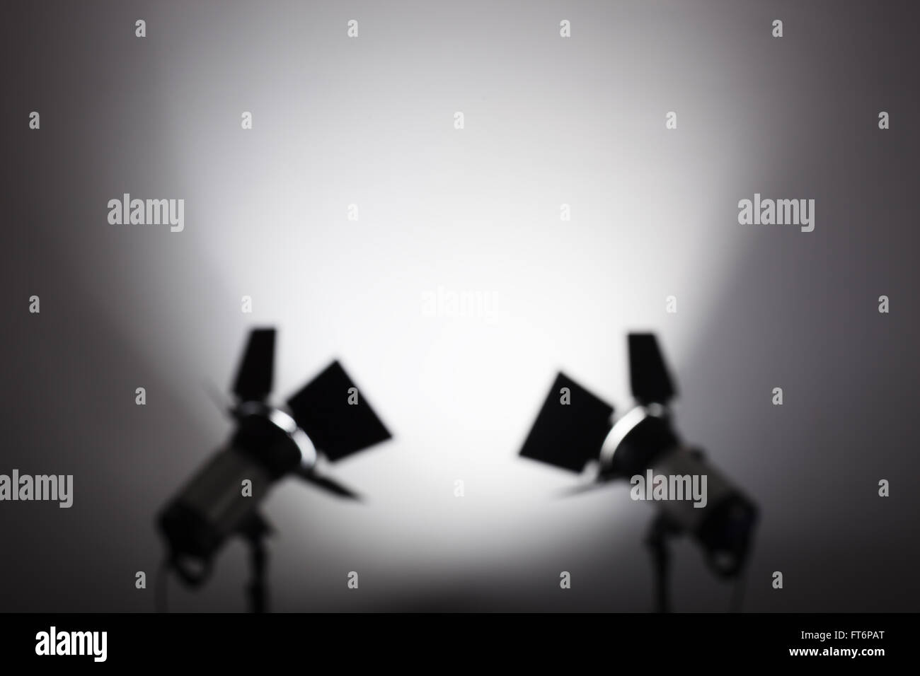 Ausrüstung für Fotostudios und Fashion Fotografie. schwarze Silhouette auf weißem Hintergrund Stockfoto