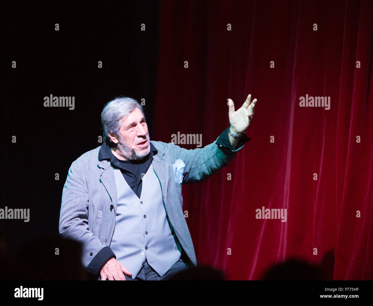 Rochefort, Belgien. 4. Feb 2016. Jean-Pierre Castaldi ist während der Show La Boite à Bilder in Rochefort, Belgien. © Frédé Stockfoto