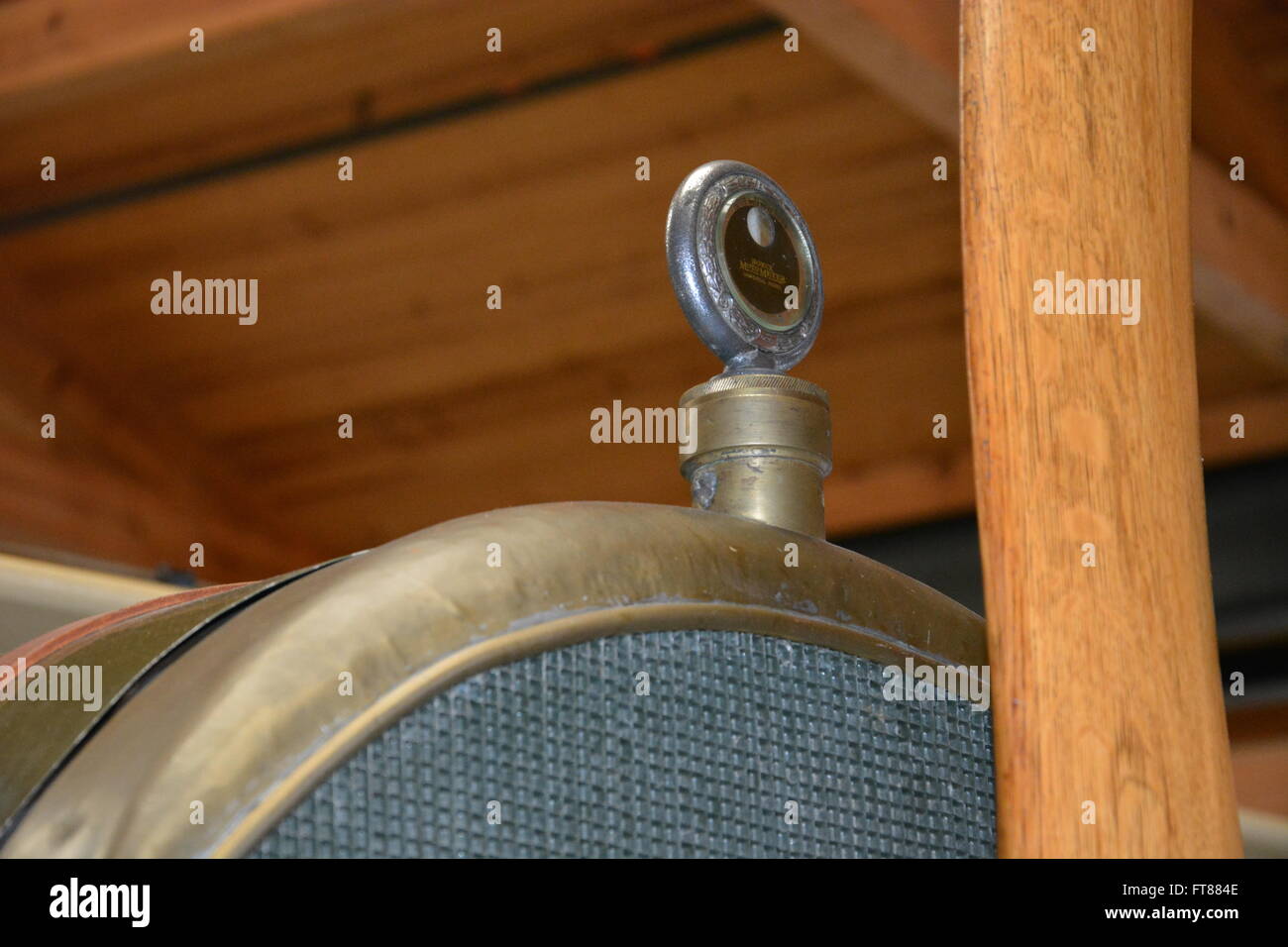 Nahaufnahme eines Kämpfers WWI Curtiss Jenny Doppeldecker in einem Hangar am Military Aviation Museum in Virginia Beach Stockfoto