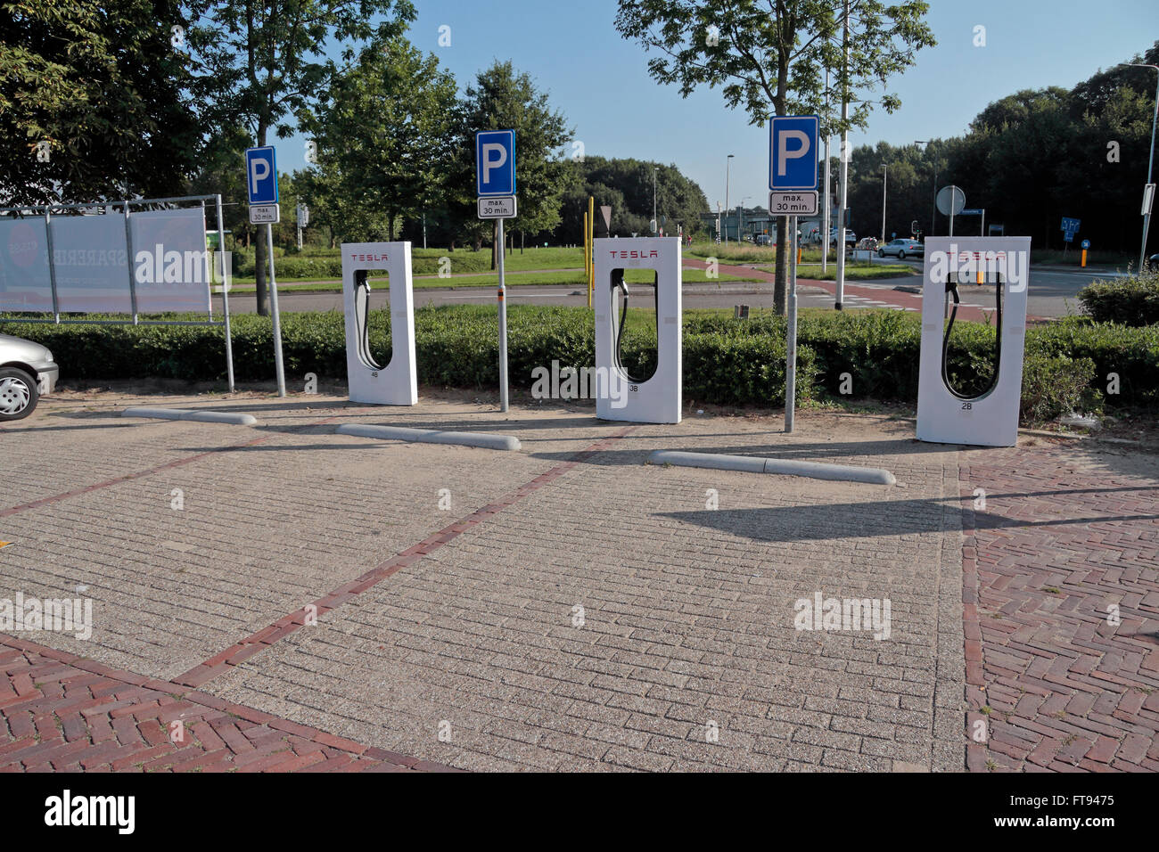 Ein Tesla (Kompressor) Ladestation in Zevenaar, Niederlande. Stockfoto