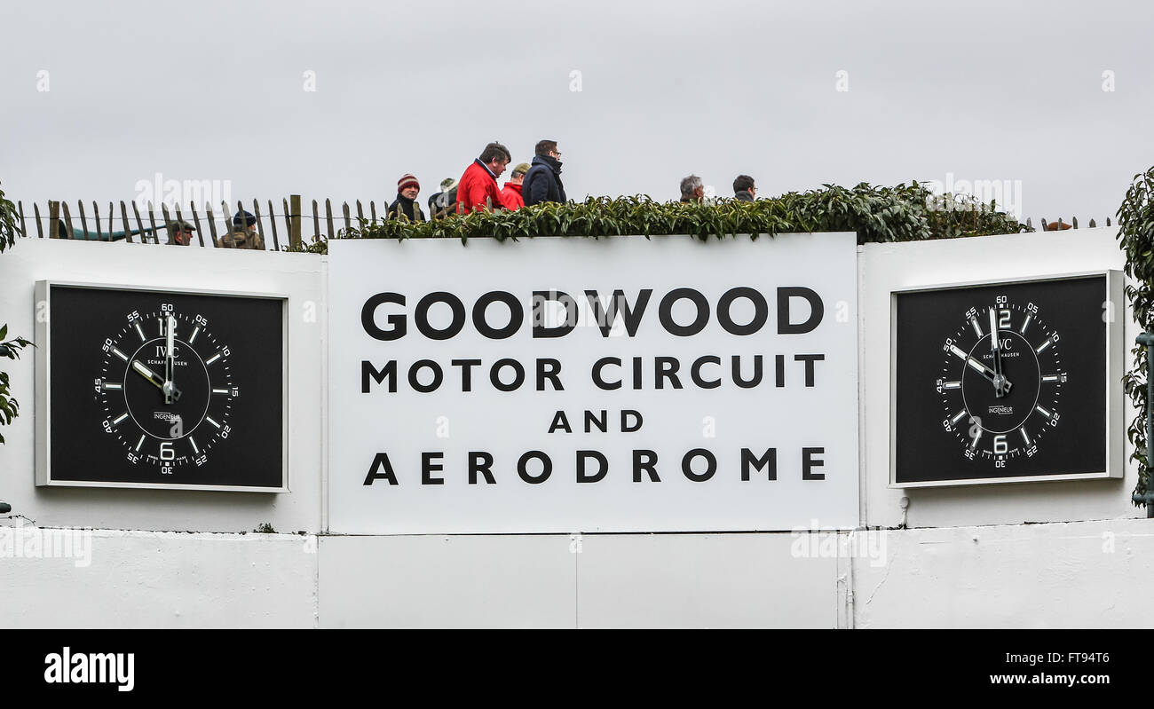 Goodwood klassischen historischen Rennsport auf dem Goodwood Mitglieder treffen Stockfoto