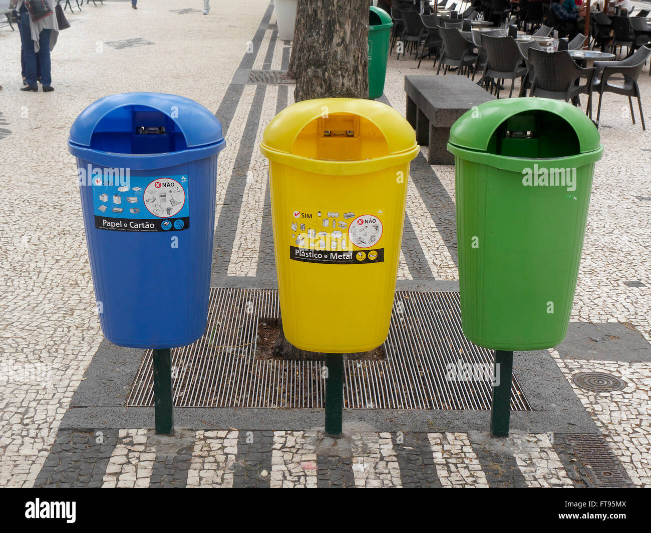 Abfall-Behälter für verschiedene Arten von Abfall, Madeira, März 2016 Stockfoto