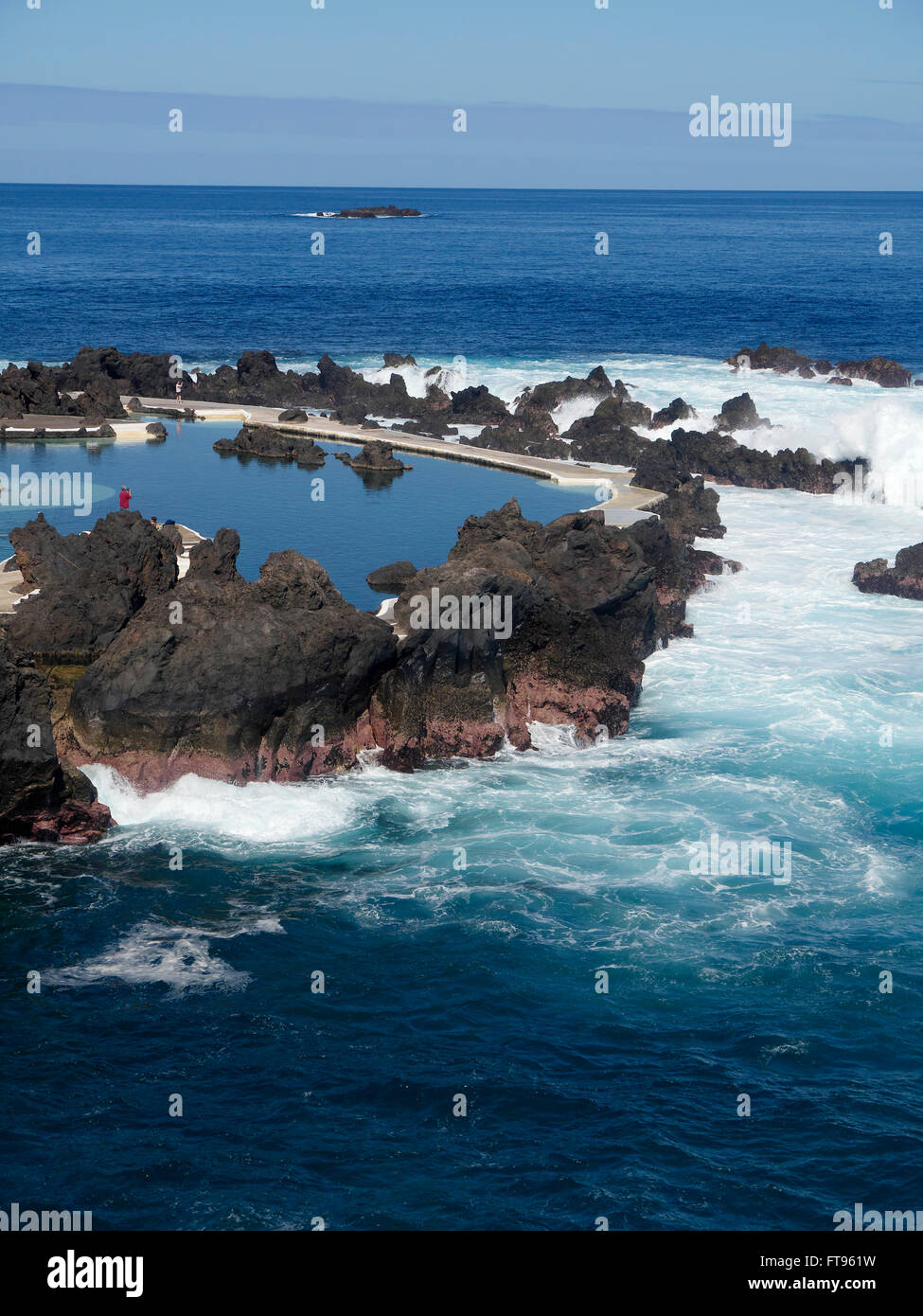 Porto Moniz, vulkanischen Naturschwimmbäder am Strand zwischen Felsen, Madeira, März 2016 Stockfoto