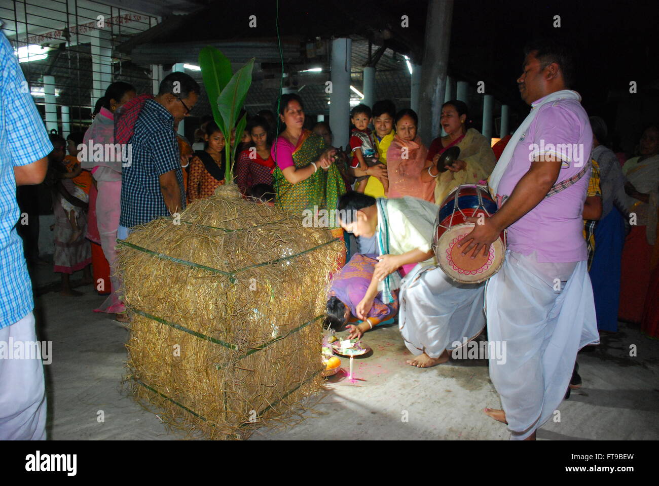 Sylhet, Bangladesch. 23. März 2016. Manipuri Gemeinschaft feiert Dol Purnima in Sylhet, Bangladesch. Dol Jatra, ist auch bekannt als Dol Purnima in Bangladesch Hindu-Gemeinschaft populär. © MD. Akhlas Uddin/Pacific Press/Alamy Live-Nachrichten Stockfoto