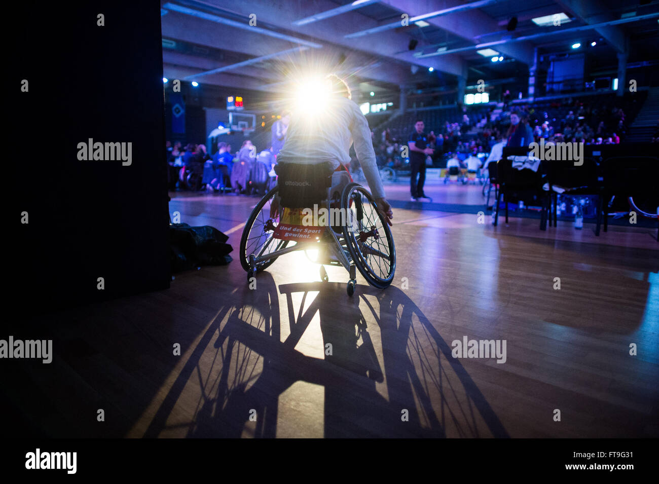 Hamburg, Deutschland. 12. März 2016. Gesche Schuenemann Hamburg kommt in der EuroLeague Rollstuhl Basketball Qualifikationsspiel-Match zwischen BG Korb Hamburg und Beit Halochem Tel Aviv in Inselparkhalle in Hamburg, Deutschland, 12. März 2016. Foto: Lukas Schulze/Dpa/Alamy Live News Stockfoto