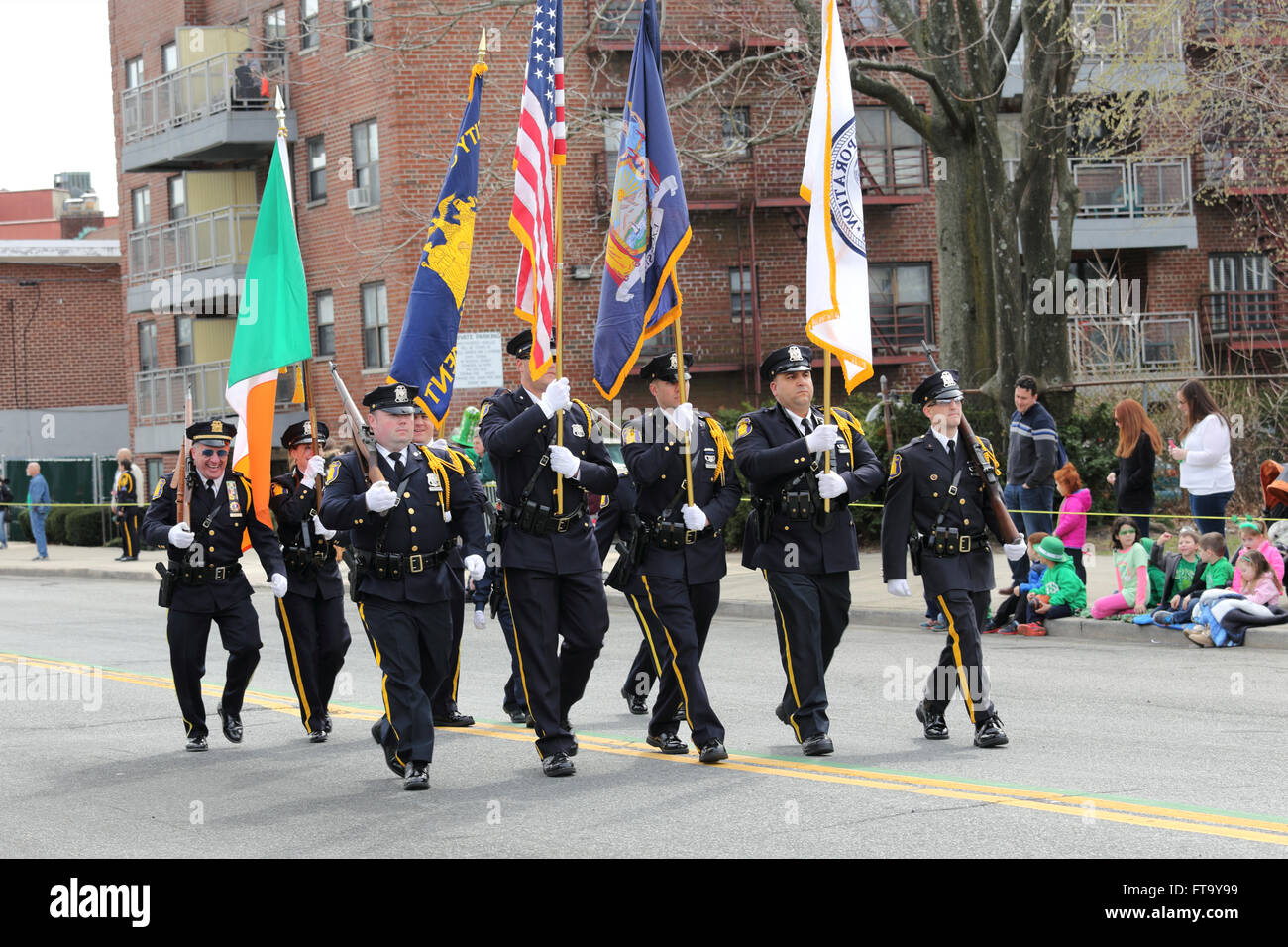 Yonkers Polizei Ehrengarde am St. Patricks Day parade Yonkers New York Stockfoto