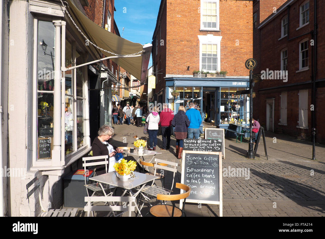 Ludlow Shropshire Freiluft-Café in der Altstadt Marktgebiet Stockfoto
