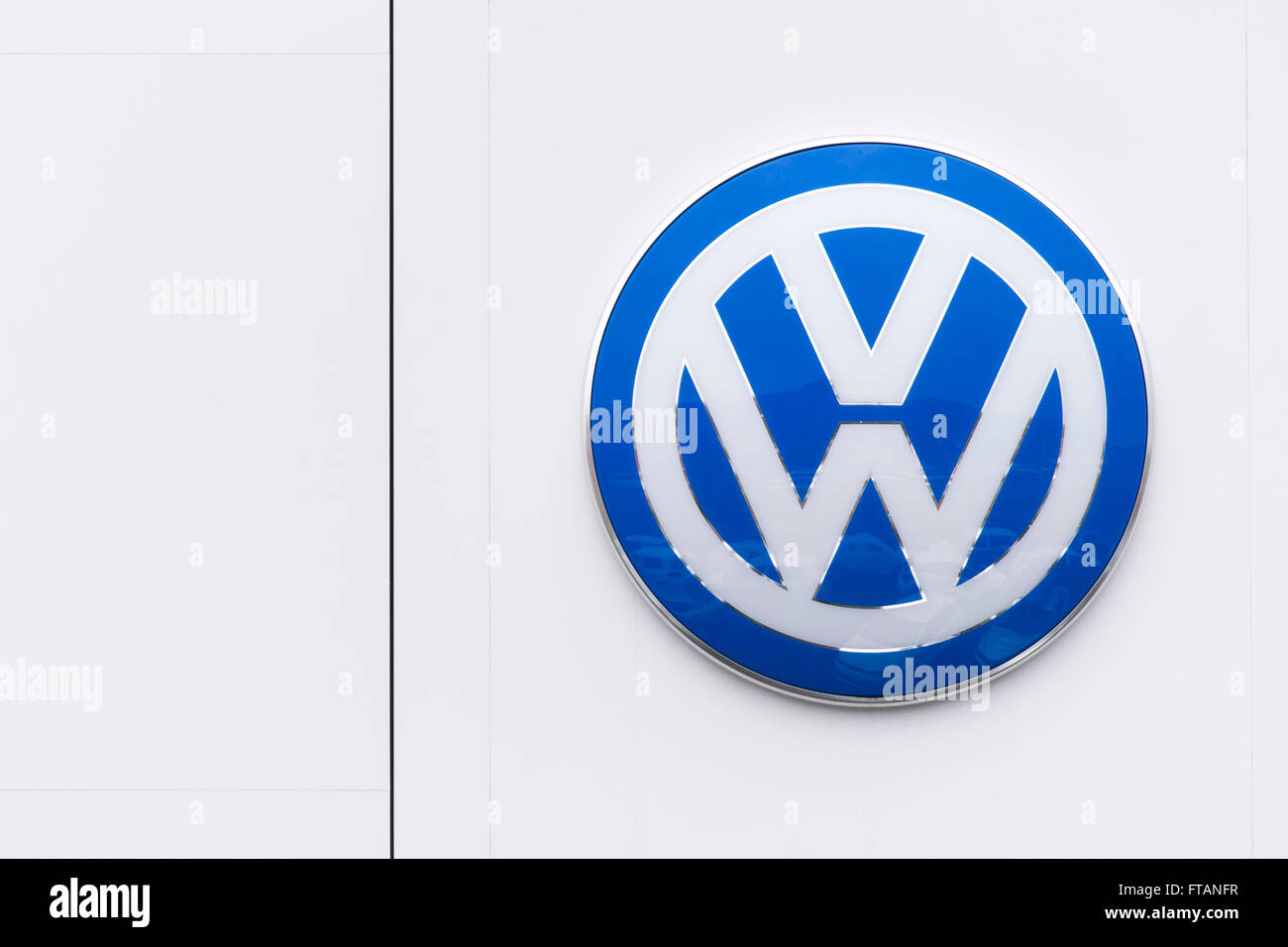 Volkswagen (VW) Auto-Hersteller-Schild-Logo. Stockfoto
