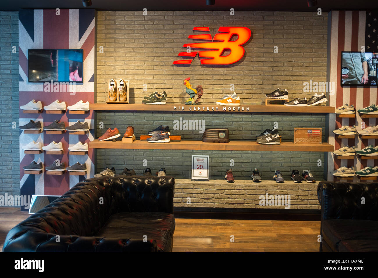 New Balance speichern in Barcelona, Spanien, Europa Stockfotografie - Alamy