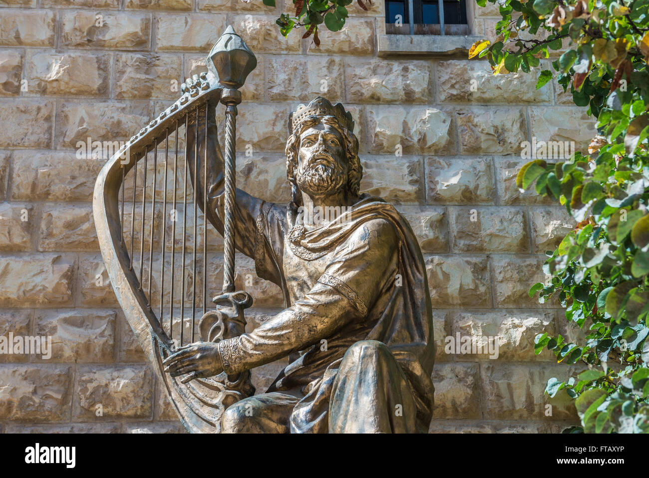 König David-Statue vor der Benediktinerabtei Dormitio auf dem Berg Zion in Jerusalem, Israel Stockfoto