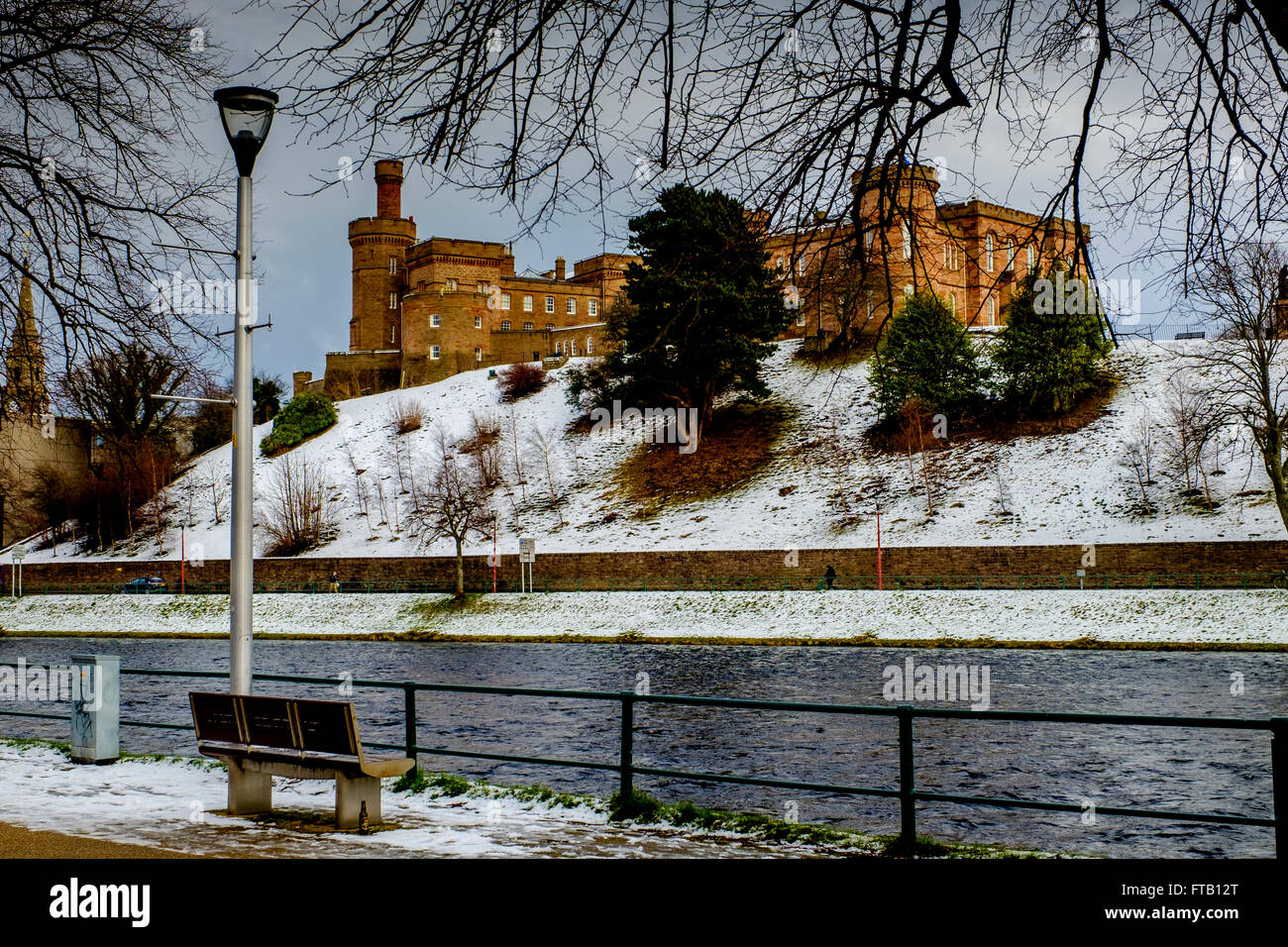 Inverness Castle im Winter mit einer Prise Schnee Stockfoto