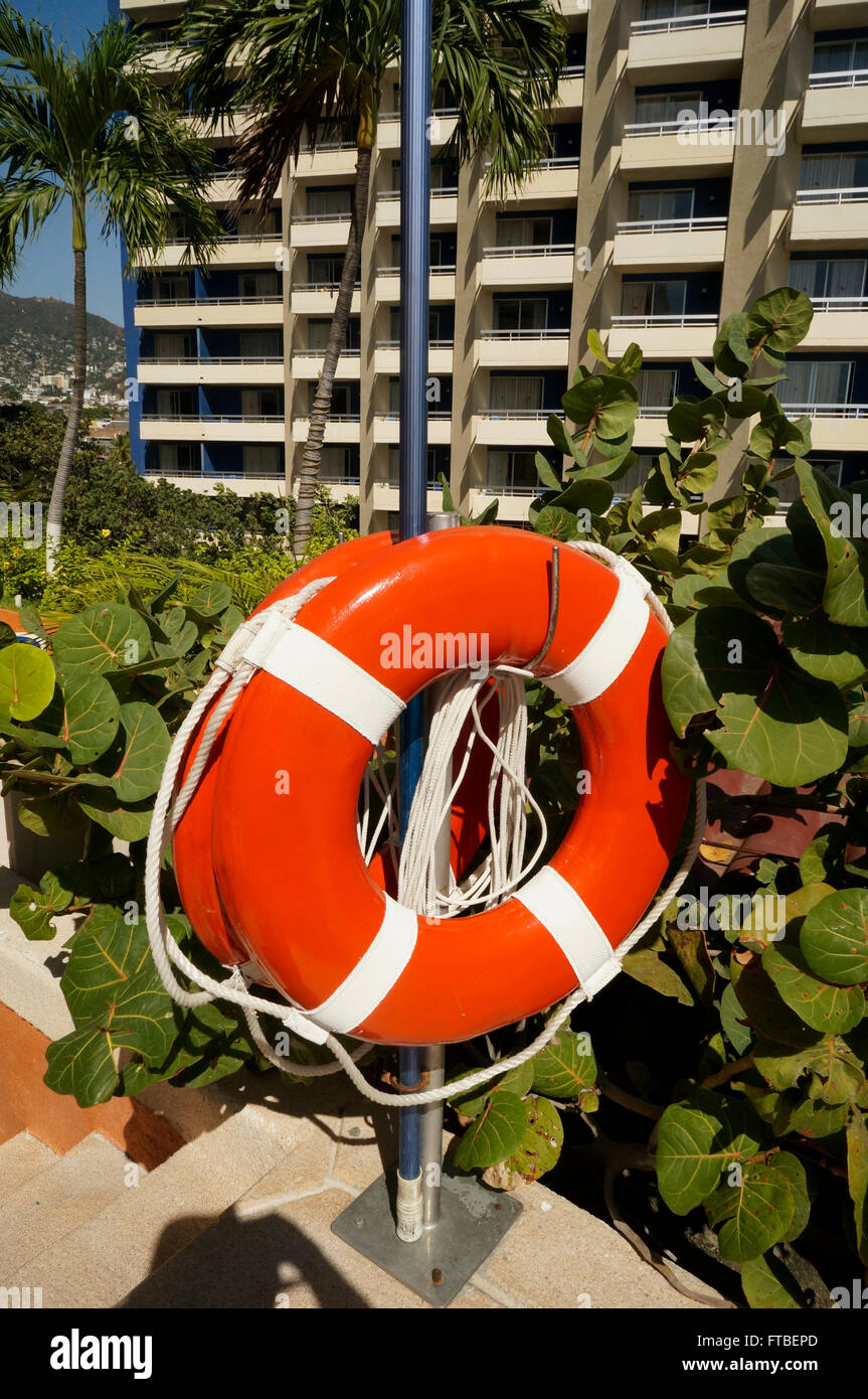 Rettungsring Pool in Acapulco, Mexiko Stockfoto