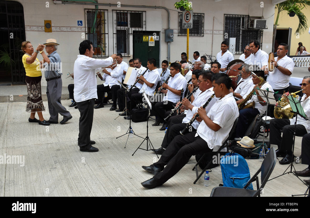 Musiker spielen im lokalen Stadt Kulturereignis in Acapulco, Mexiko Stockfoto