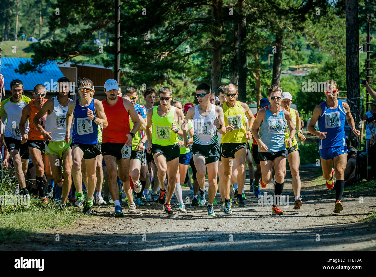 Miass, Russland - 28. Juni 2015: Läufer konkurrieren in den Marathonlauf "sauberes Wasser-2015" Stockfoto