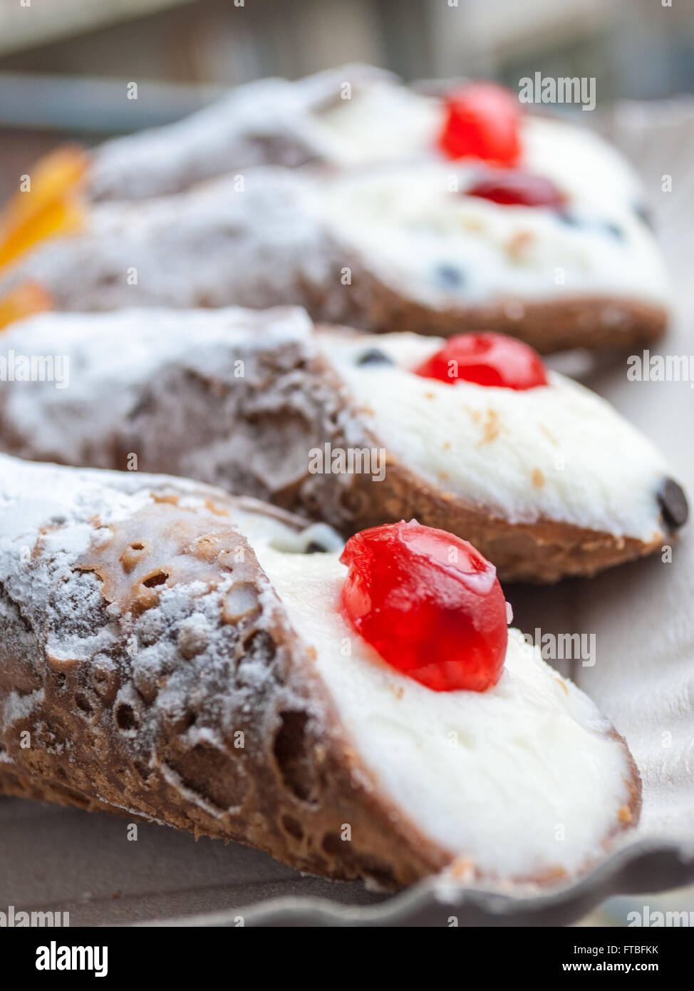 Typisch sizilianisches essen -Fotos und -Bildmaterial in hoher ...