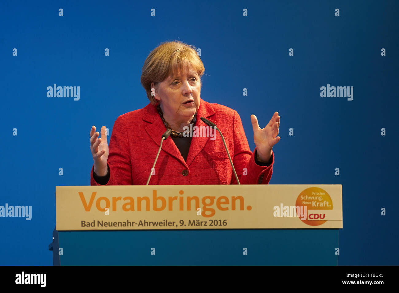 Bundeskanzlerin Angela Merkel bei einer Kommunalwahl Kampagne Kundgebung in Bad Neuenahr, Rheinland-Pfalz, Deutschland Stockfoto