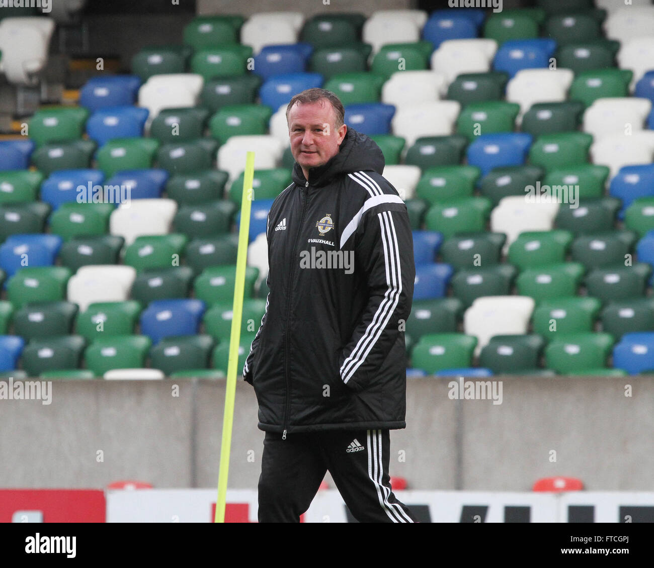 Fußball-Stadion, Belfast, Nordirland. 27. März 2016.  Nordirland-Manager Michael O'Neill an diesem Morgen Trainingseinheit. Nordirland spielen Slowenien in einem internationalen freundlichen morgen Abend. Bildnachweis: David Hunter/Alamy Live-Nachrichten Stockfoto