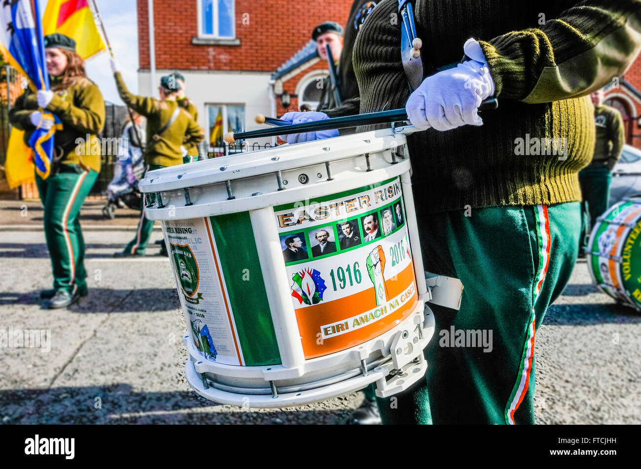 Belfast, Nordirland. 27. März 2016 - schottischer Schlagzeuger bei der Osteraufstand Hundertjahrfeier Parade. Bildnachweis: Stephen Barnes/Alamy Live-Nachrichten Stockfoto