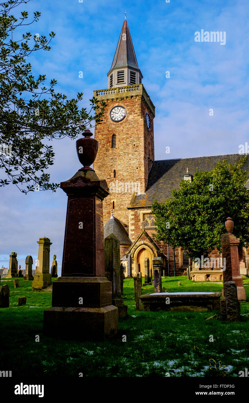 Die Old High Church von Inverness - steht die Kirche St. Mary von Inverness am Südufer des Flusses Ness in Inverness, S Stockfoto