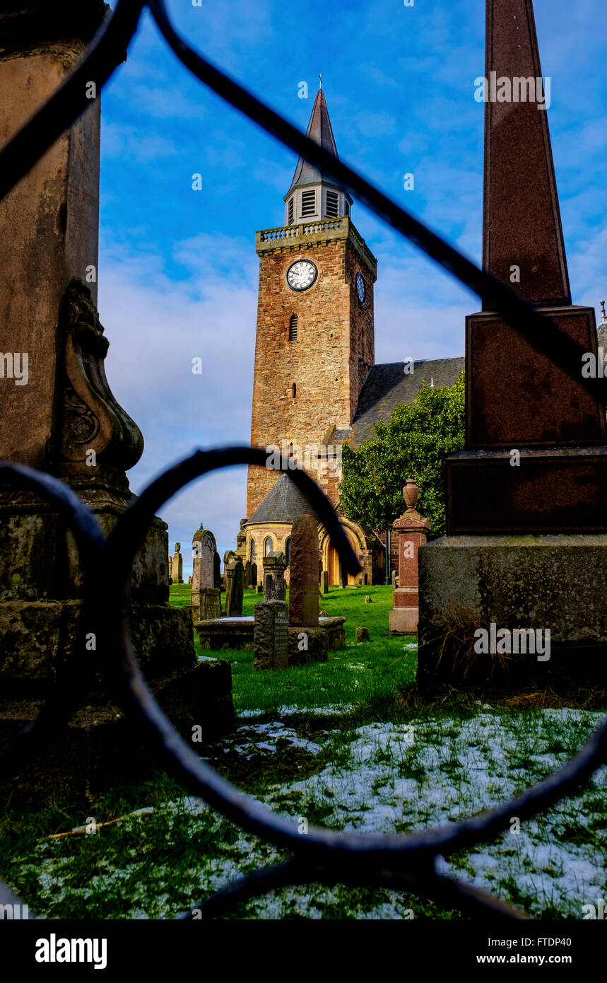 Die Old High Church von Inverness - steht die Kirche St. Mary von Inverness am Südufer des Flusses Ness in Inverness, S Stockfoto