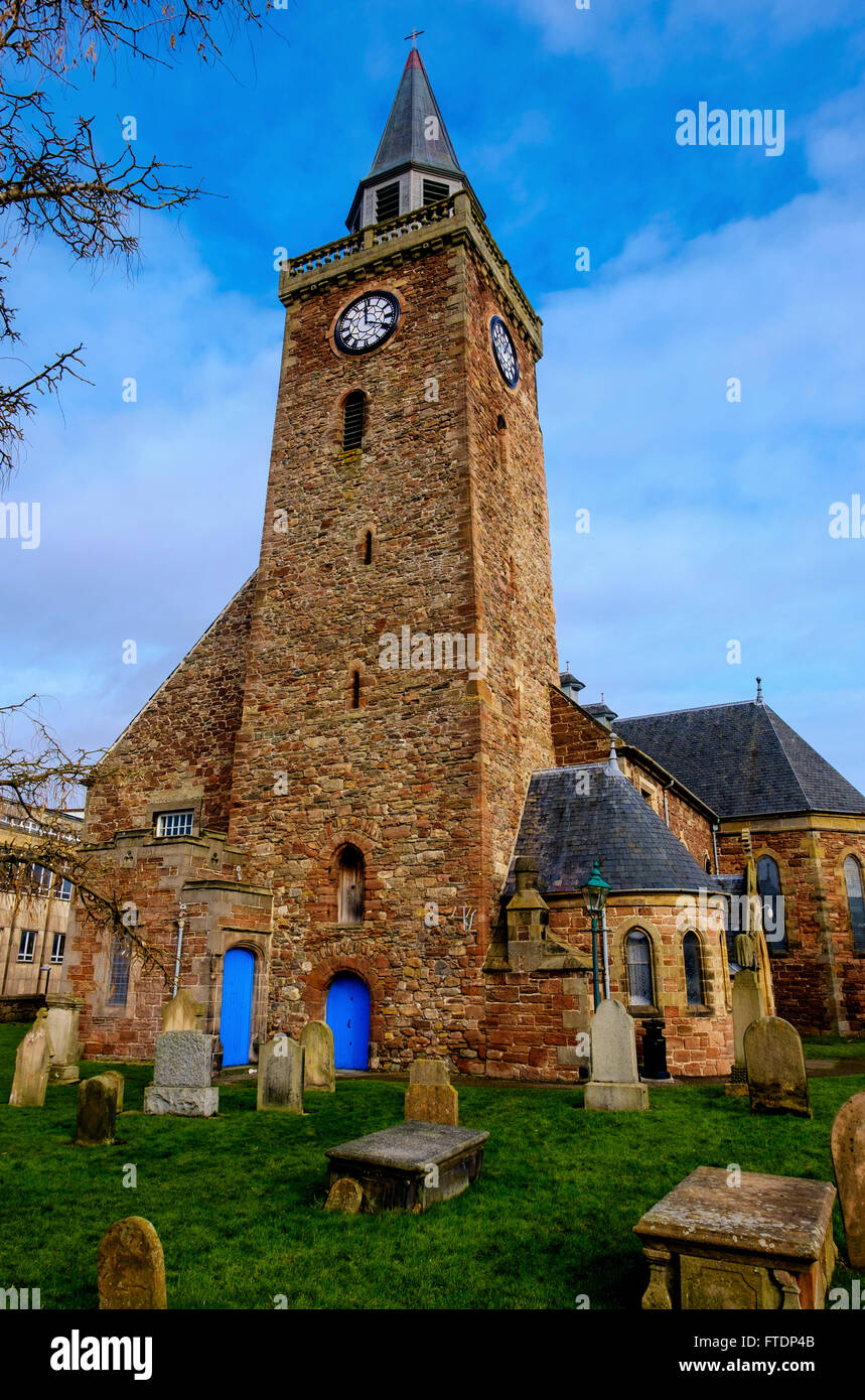 Die Old High Church von Inverness - steht die Kirche St. Mary von Inverness am Südufer des Flusses Ness in Inverness, S Stockfoto