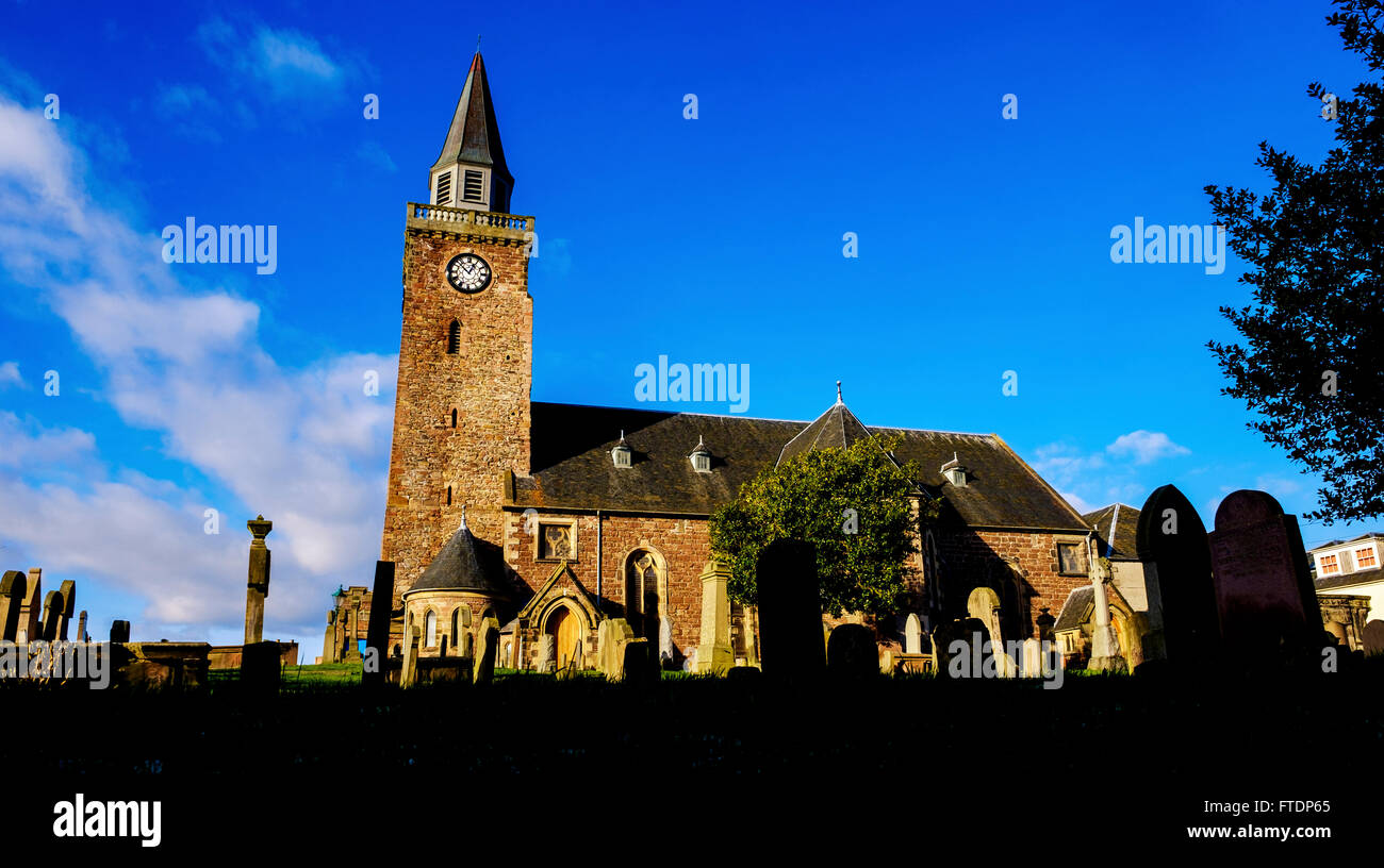 Die Old High Church von Inverness - steht die Kirche St. Mary von Inverness am Südufer des Flusses Ness in Inverness, S Stockfoto