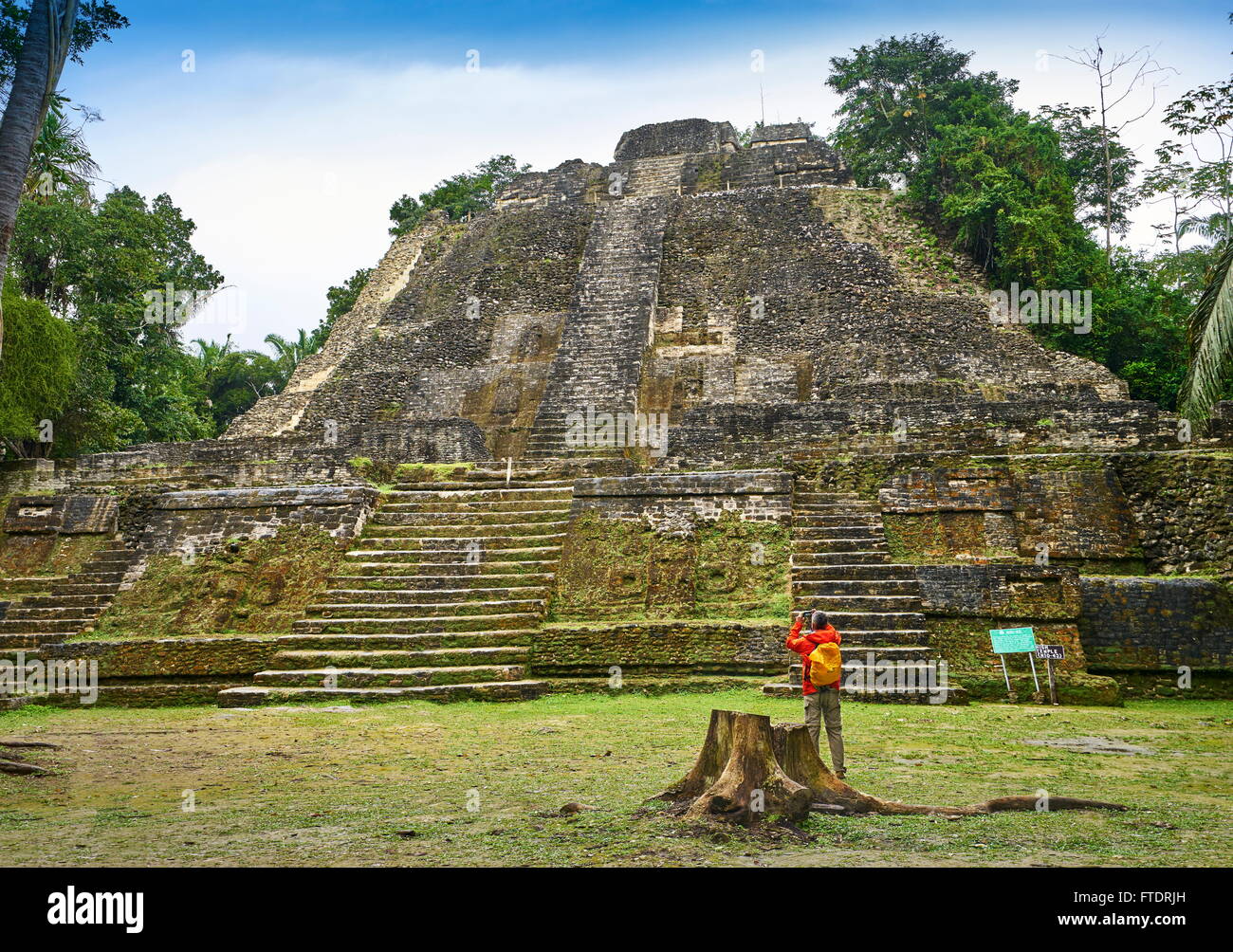 Hoher Tempel (die höchste Lamanai), Ancien Maya-Ruinen, Lamanai, Belize Stockfoto