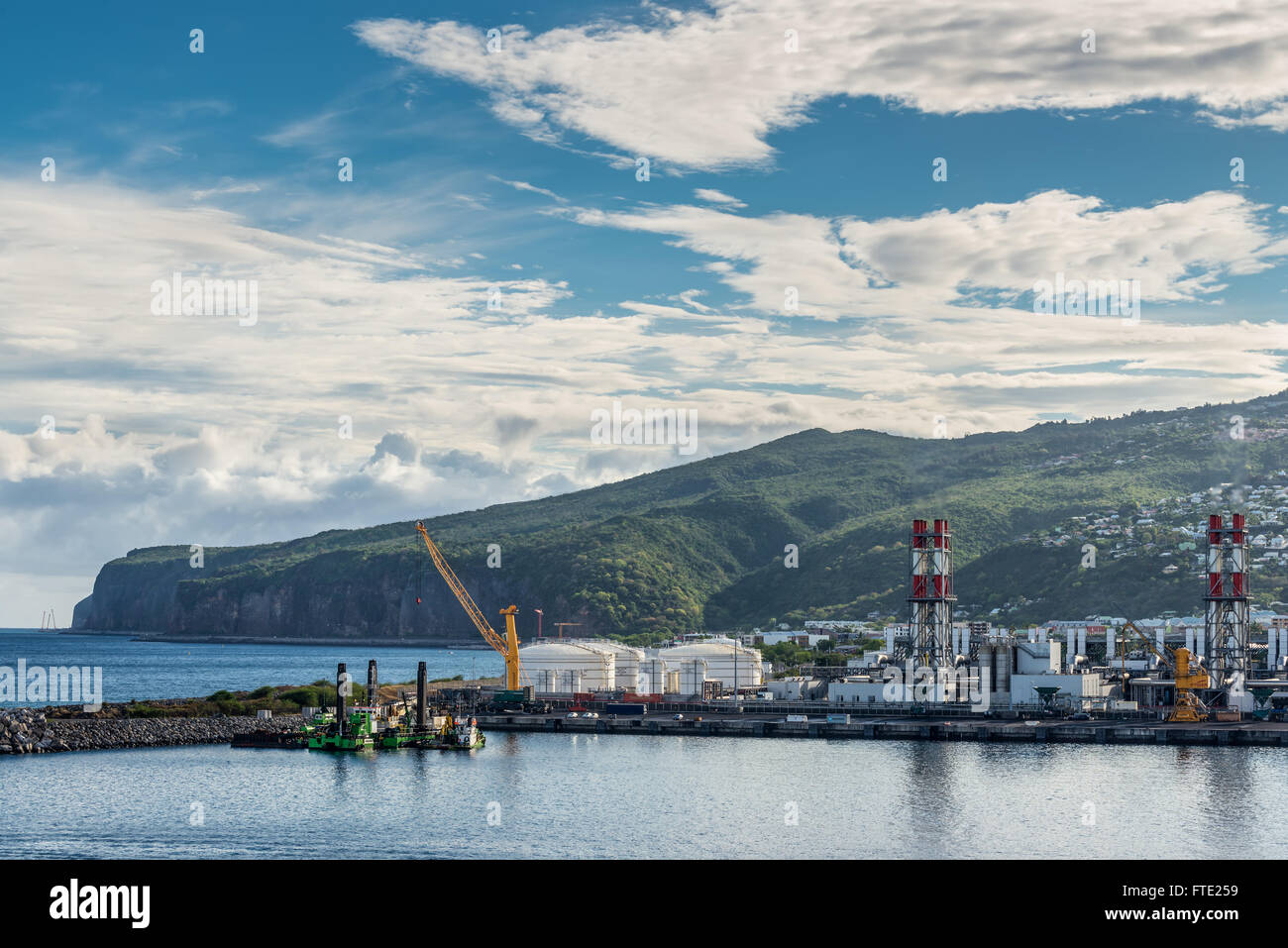Industrieanlagen in Le Port auf La Réunion, Frankreich. Stockfoto