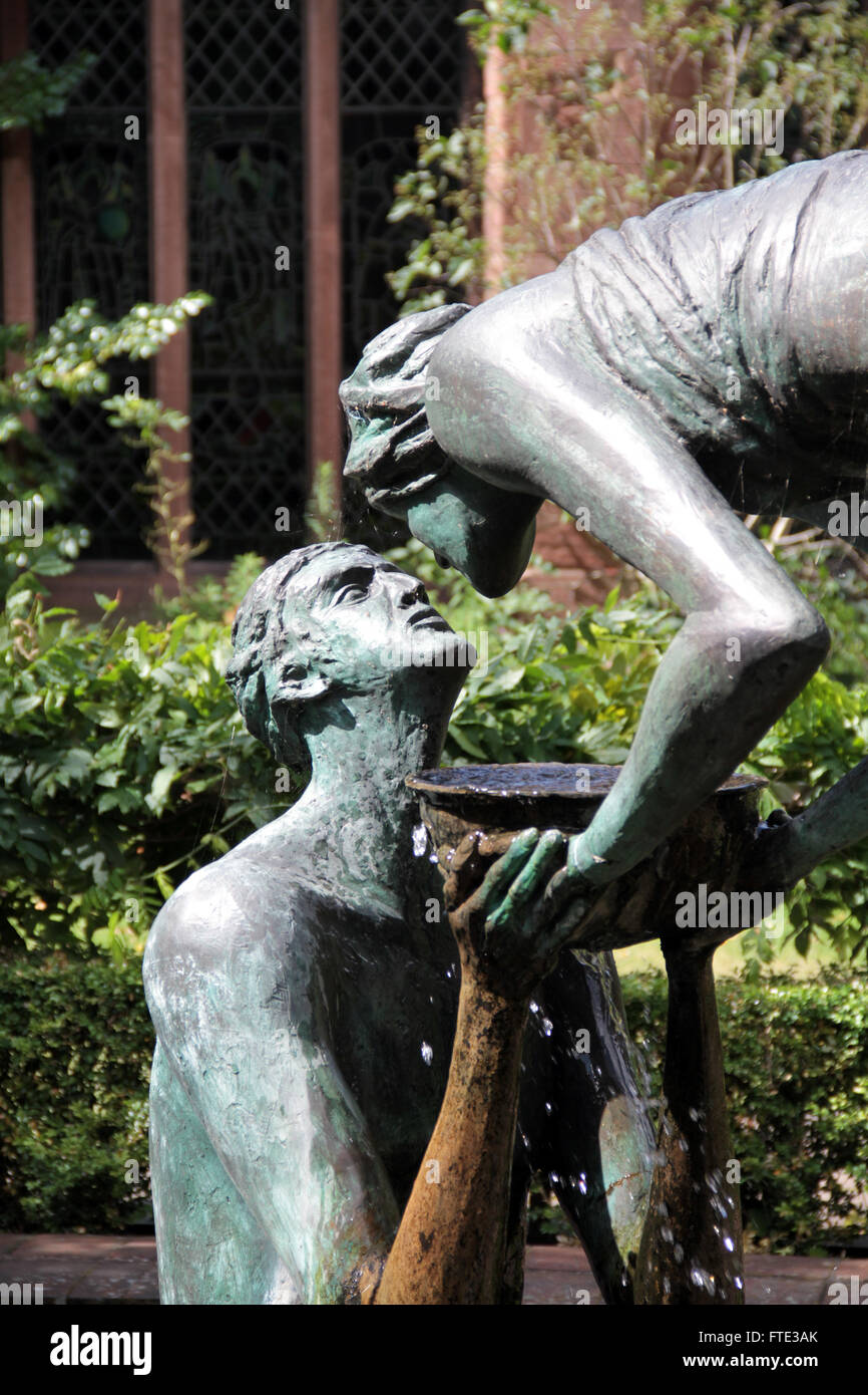 Das Wasser des Lebens in Chester Cathedrial Bildhauers Stephen Broadbent Stockfoto