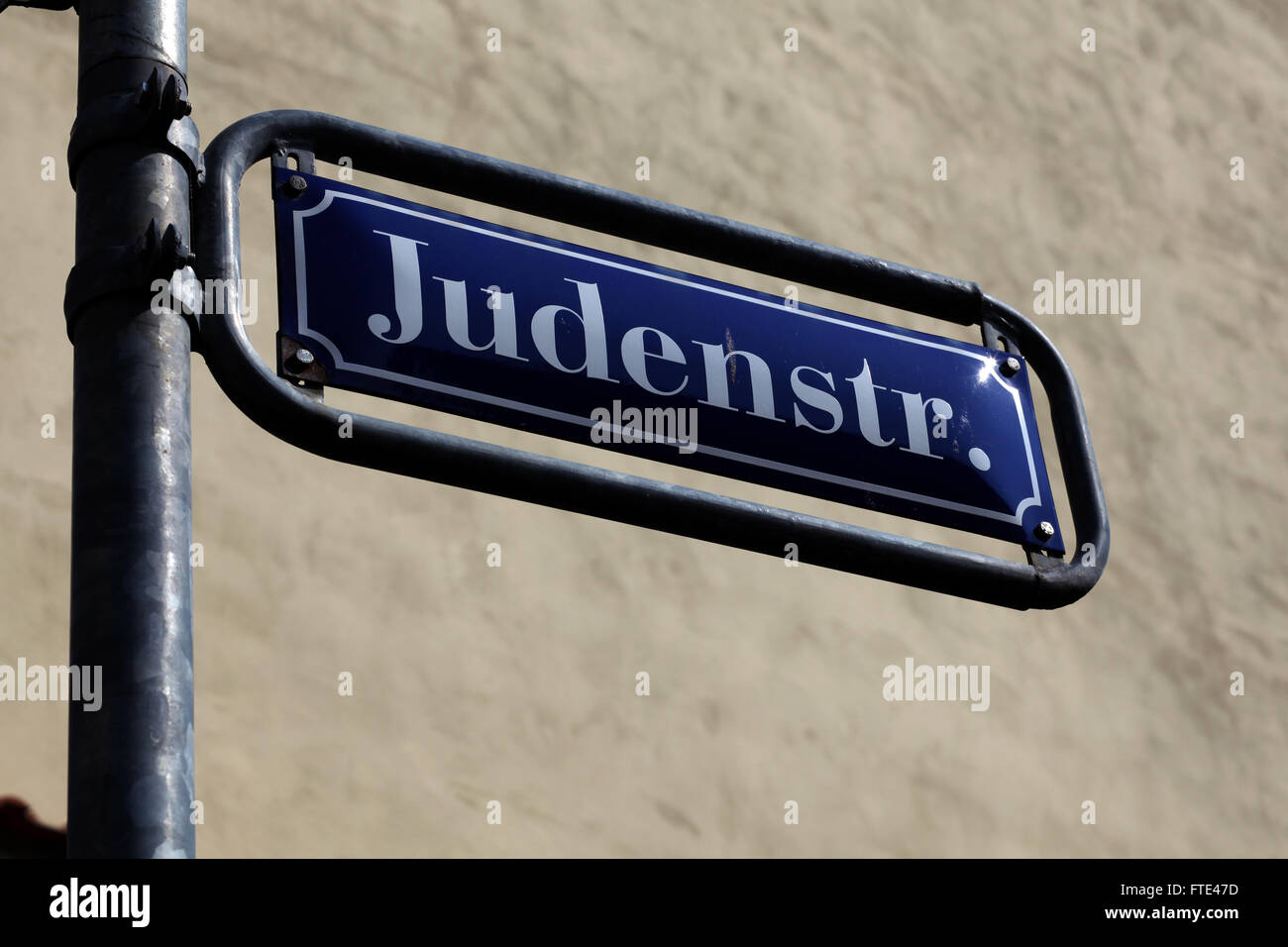 Historisches Straßenschild aus Deutschland Stockfoto