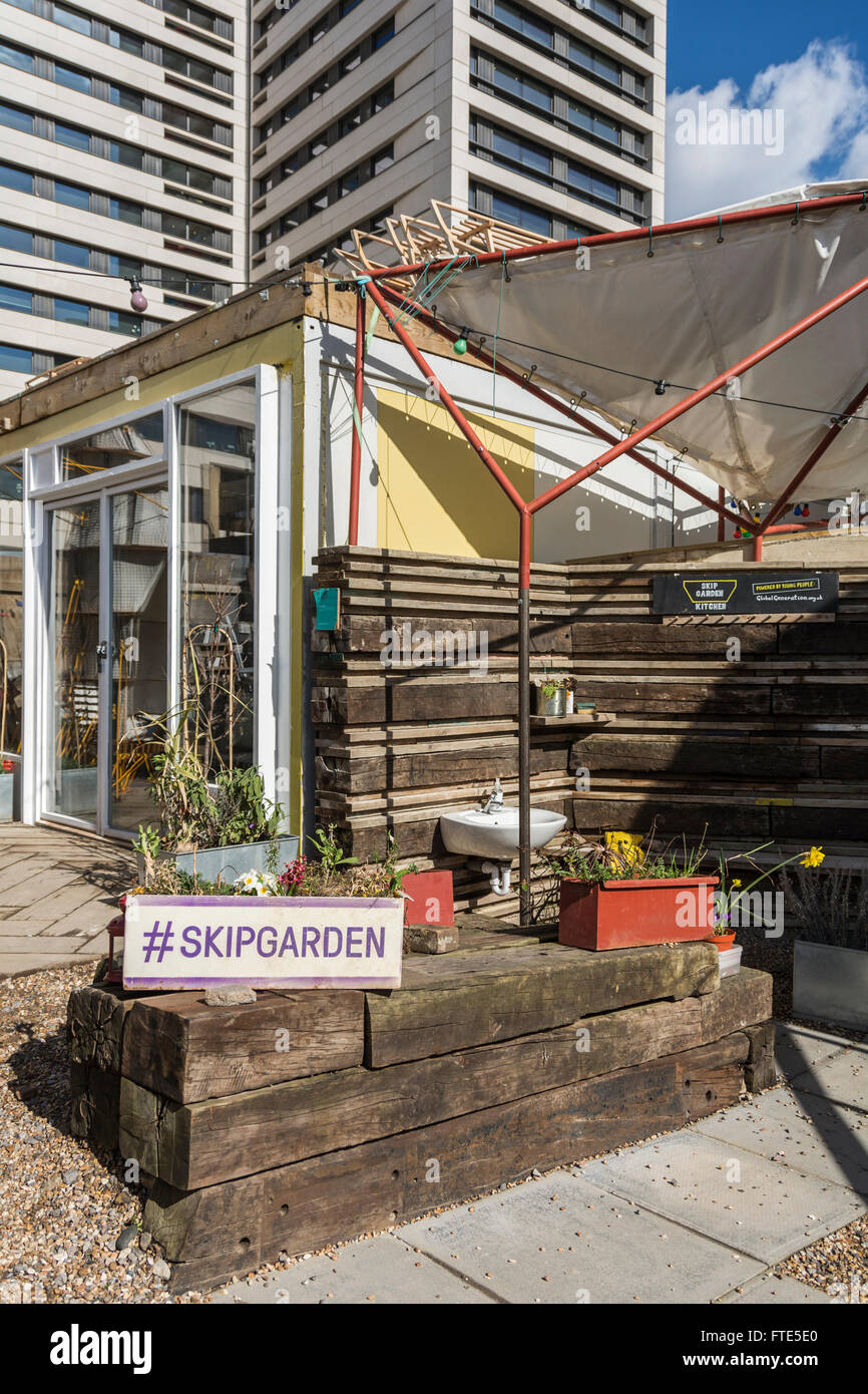 Die ökologische Skip Garden in Kings Cross London, UK Stockfoto