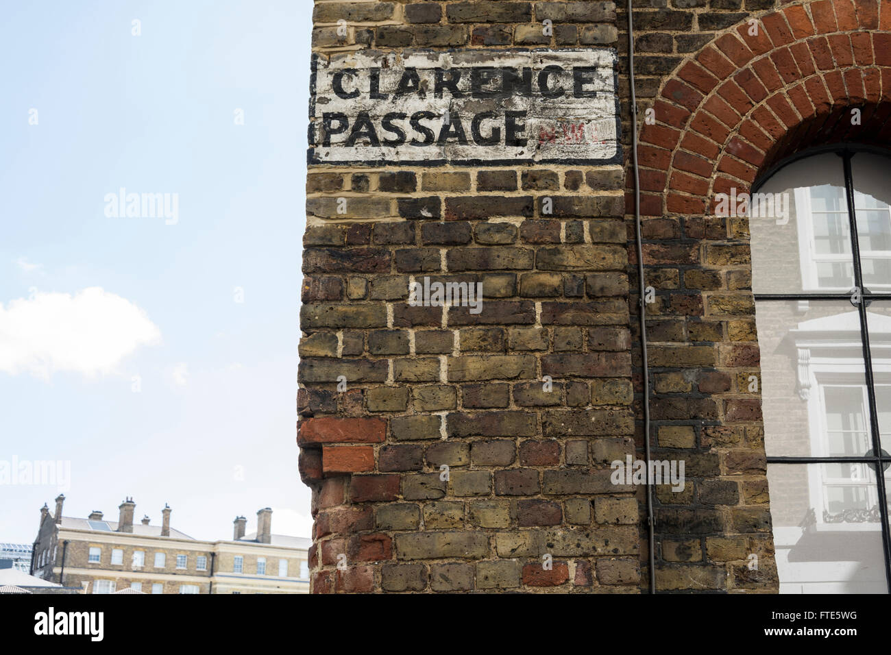 Straßenschild in Clarence Passage, London, NW1 Stockfoto