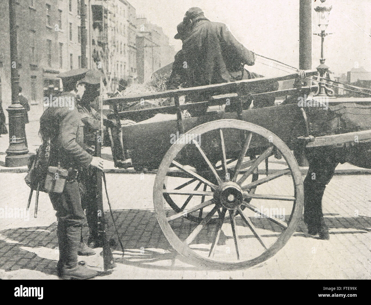 Waffen 1916 -Fotos und -Bildmaterial in hoher Auflösung – Alamy