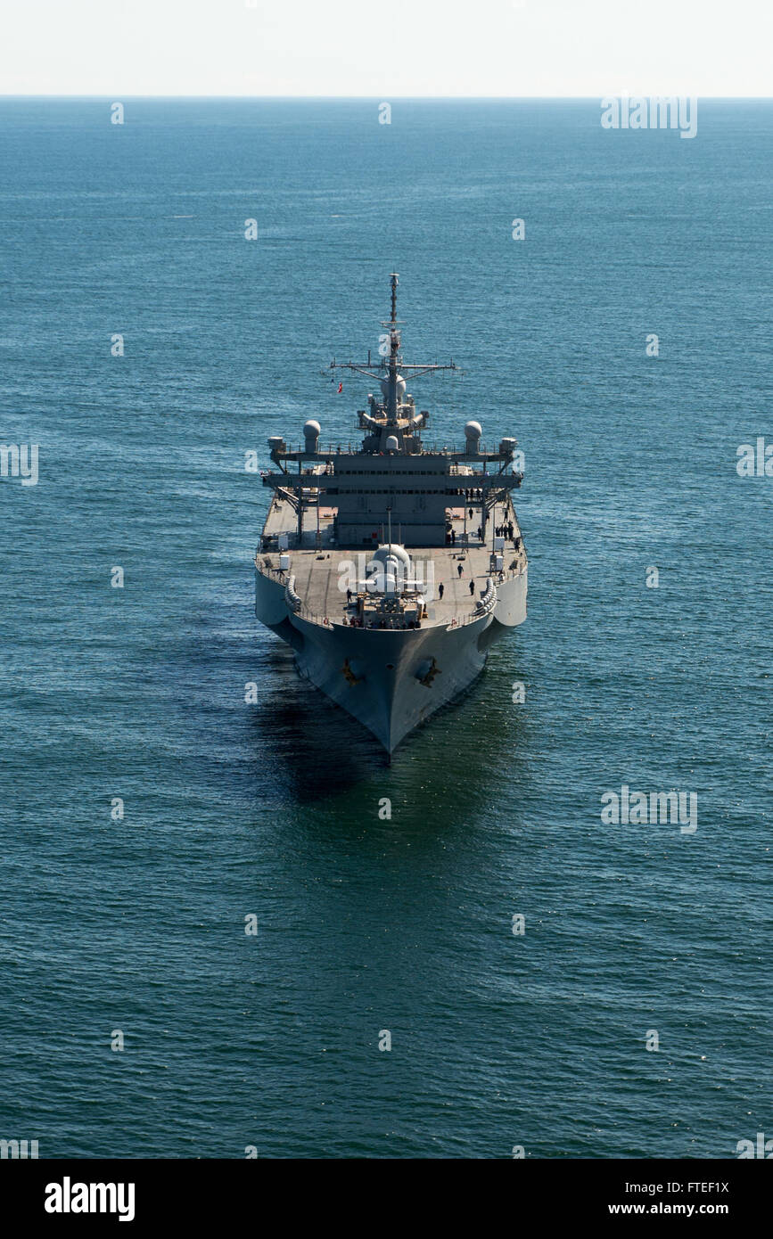 140615-N-EZ054-031 BALTIC SEA (15. Juni 2014) - die US 6. Flotte Kommando- und Schiff USS Mount Whitney (LCC20) läuft beim Baltic Operations (BALTOPS) 2014. Jetzt in seinem 42. Jahr ist BALTOPS eine jährliche, multinationale Übung zur Verbesserung der maritimen Fähigkeiten und Interoperabilität und Stabilität in der Region zu unterstützen. (Foto: U.S. Navy Mass Communication Specialist 3. Klasse Luis R. Chavez Jr/freigegeben) Stockfoto
