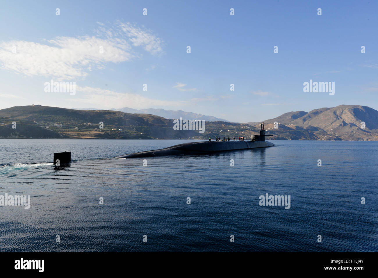 SOUDA BAY, Griechenland (5 November) - tritt der Ohio-Klasse geführte Raketen-u-Boot USS Florida (SSGN-728) Souda-Bucht bei einem geplanten Hafen-Besuch. Florida, Kings Bay, GA., Gridley führt Marineoperationen mit Verbündeten in den USA 6. Flotte Tätigkeitsbereich um Sicherheit und Stabilität in Europa voranzubringen. Stockfoto