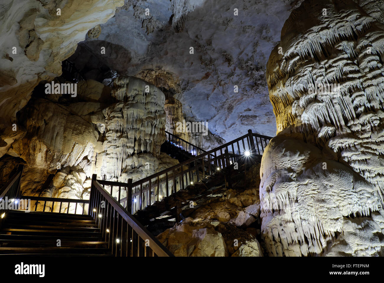 Paradise cave, eine erstaunliche, wunderbare Höhle am Bo Trach, Quang Binh, Vietnam, u-Bahn-wunderschönen Ort für Reisen, Erbe n Stockfoto