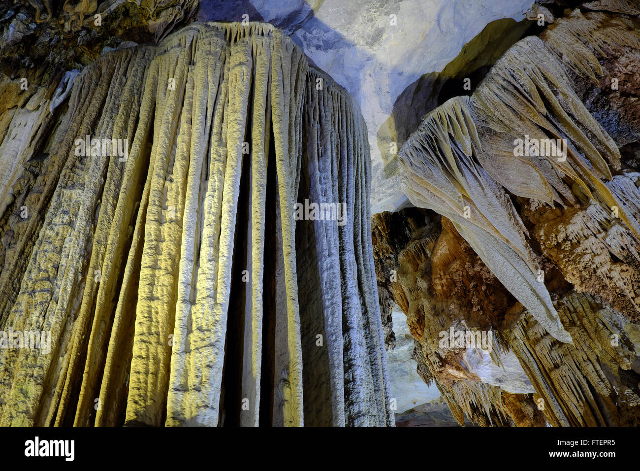 Paradise cave, eine erstaunliche, wunderbare Höhle am Bo Trach, Quang Binh, Vietnam, u-Bahn-wunderschönen Ort für Reisen, Erbe n Stockfoto