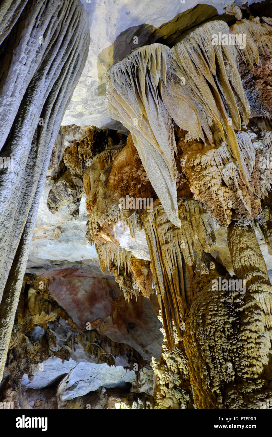 Paradise cave, eine erstaunliche, wunderbare Höhle am Bo Trach, Quang Binh, Vietnam, u-Bahn-wunderschönen Ort für Reisen, Erbe n Stockfoto