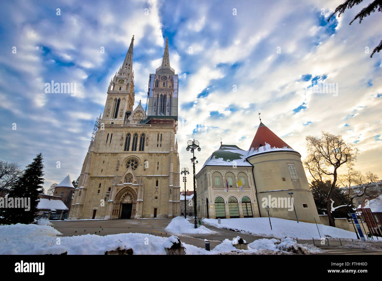 Zagreb Kathedrale Winter tagsüber Blick, Hauptstadt von Kroatien Stockfoto
