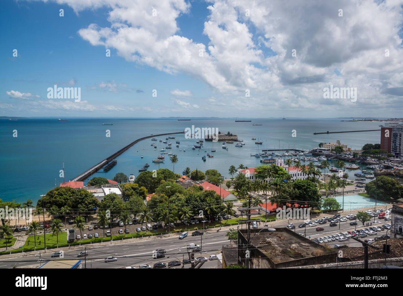 Blick auf die Unterstadt mit der Marina, Salvador, Bahia, Brasilien Stockfoto