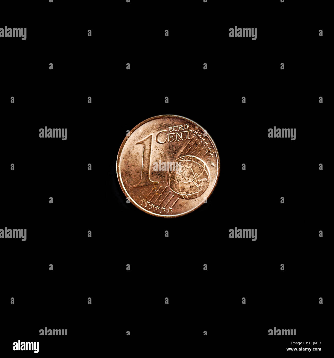1 Euro-Cent auf schwarzem Hintergrund Stockfoto