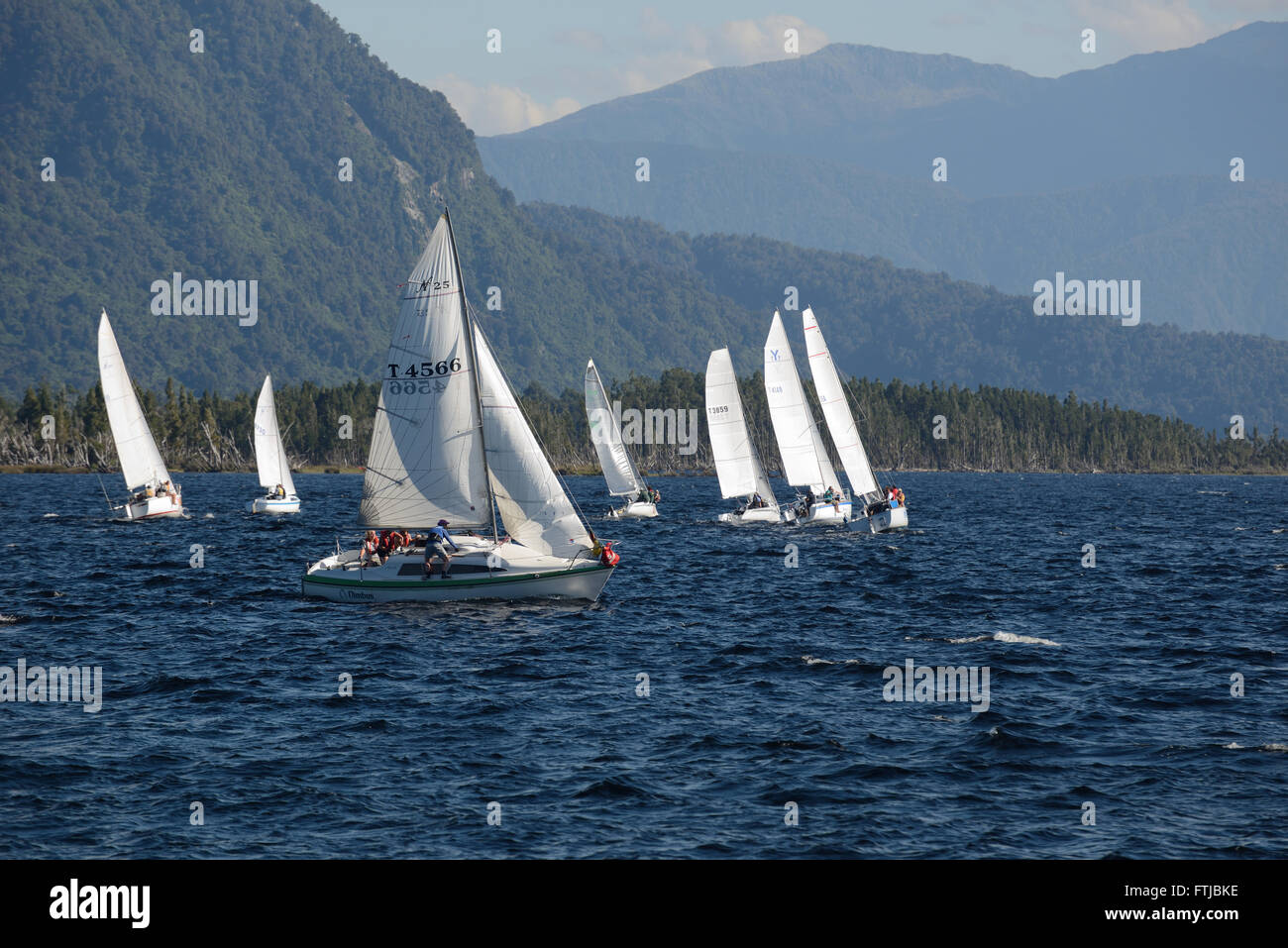 MOANA, NEW ZEALAND, 6. Februar 2016: Segelboote auf Lake Brunner, 6. Februar 2016, New Zealand Stockfoto