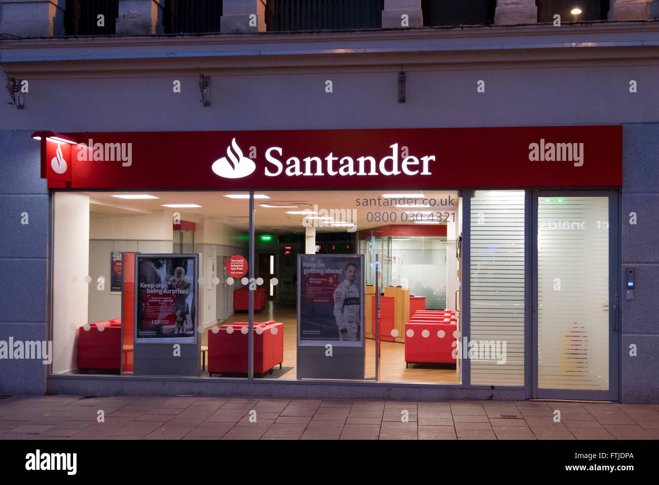Santander Bank Filiale Zeichen Logo. Stockfoto