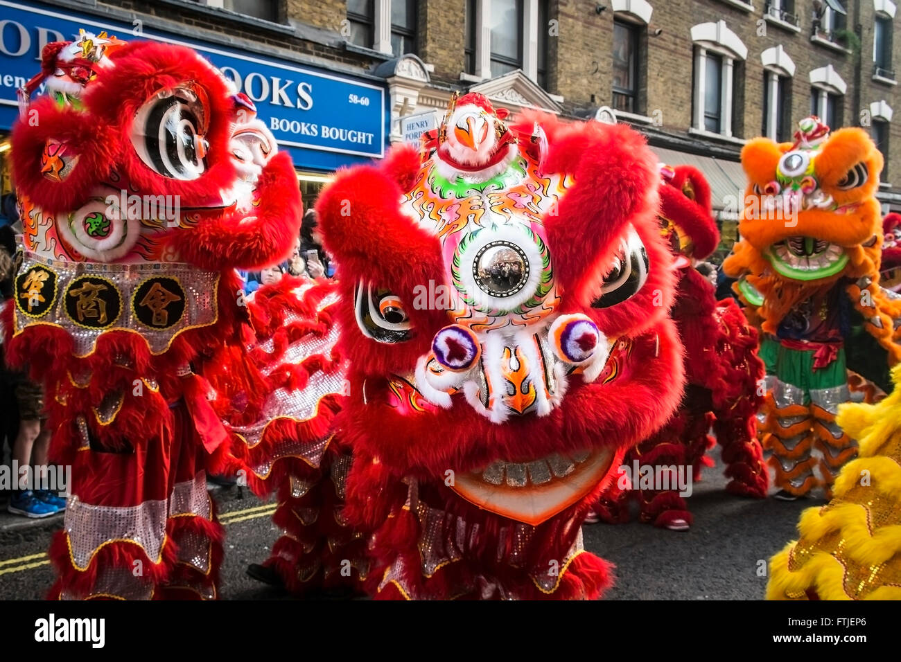 In London Tausende von Menschen feiern Sie das chinesische Neujahr 2016 - das Jahr des Affen. Stockfoto