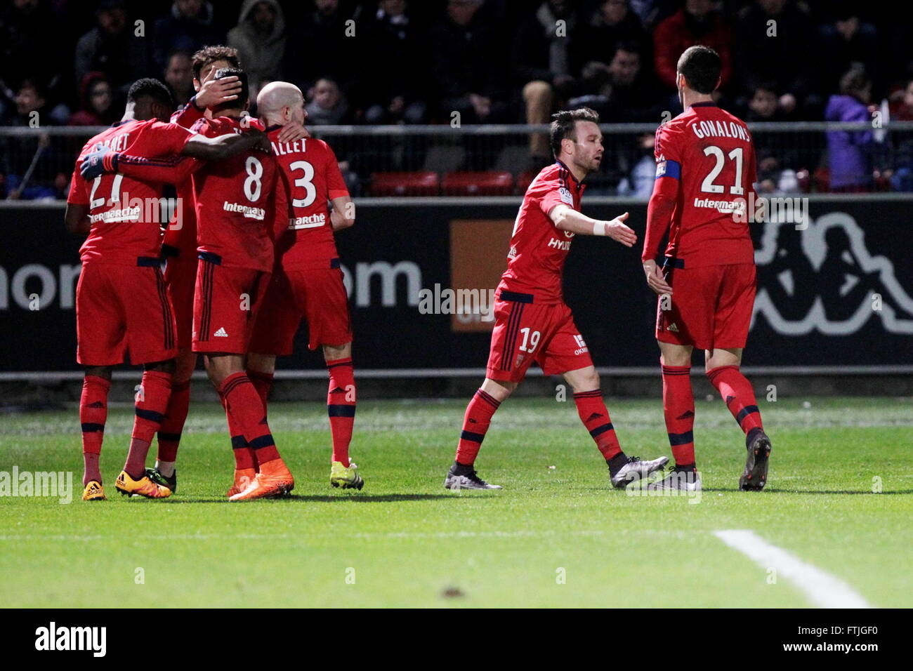 Angers, Frankreich, 6. Februar 2016: Ligue 1 Gratulation an das Ziel nachsichtig Tolisso während des Spiels zwischen Angers - Lyon Stockfoto