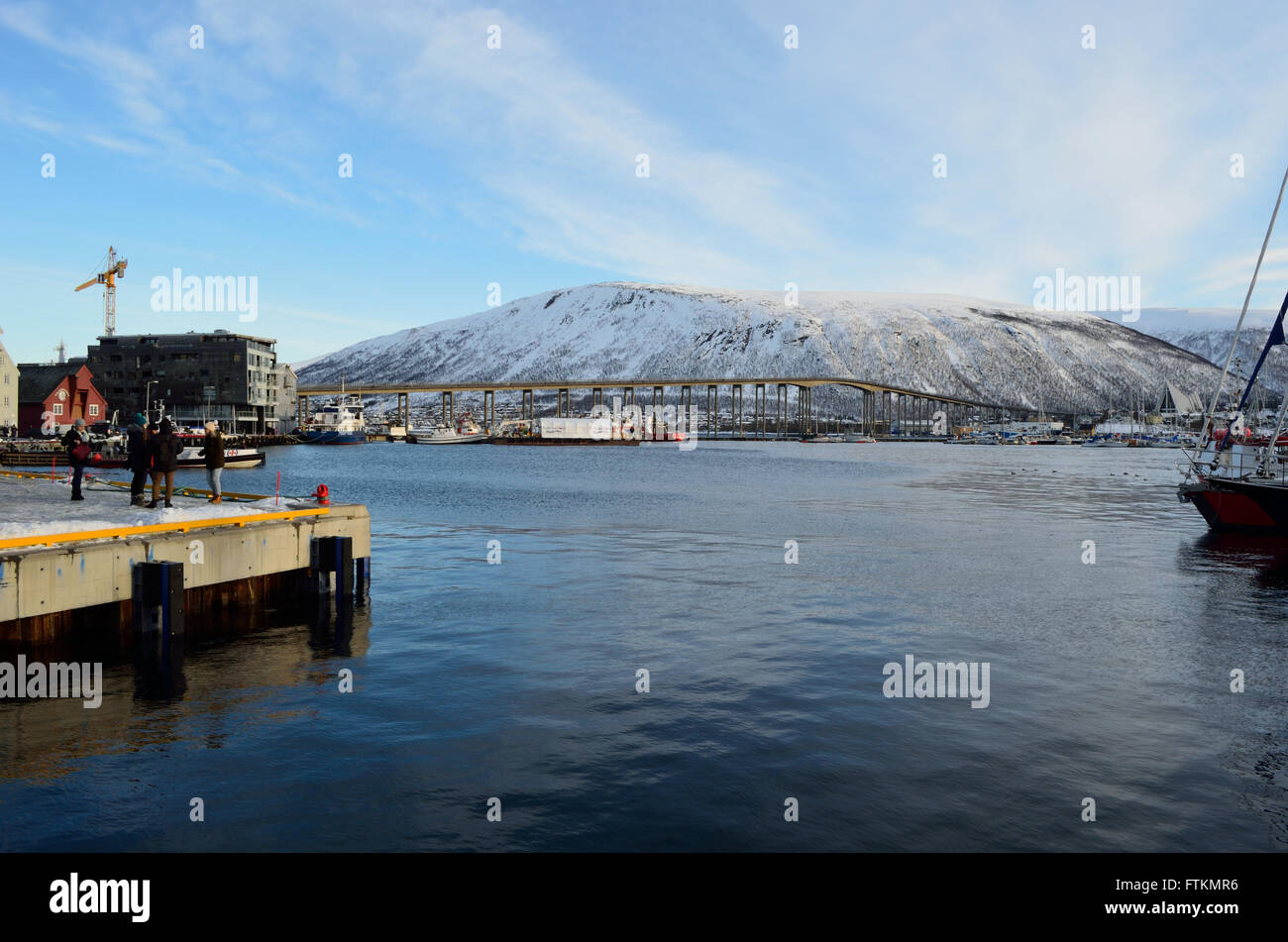 schöne Tromsdalen gesehen von Tromsoe Stadtinsel 20. Februar 2016 Stockfoto