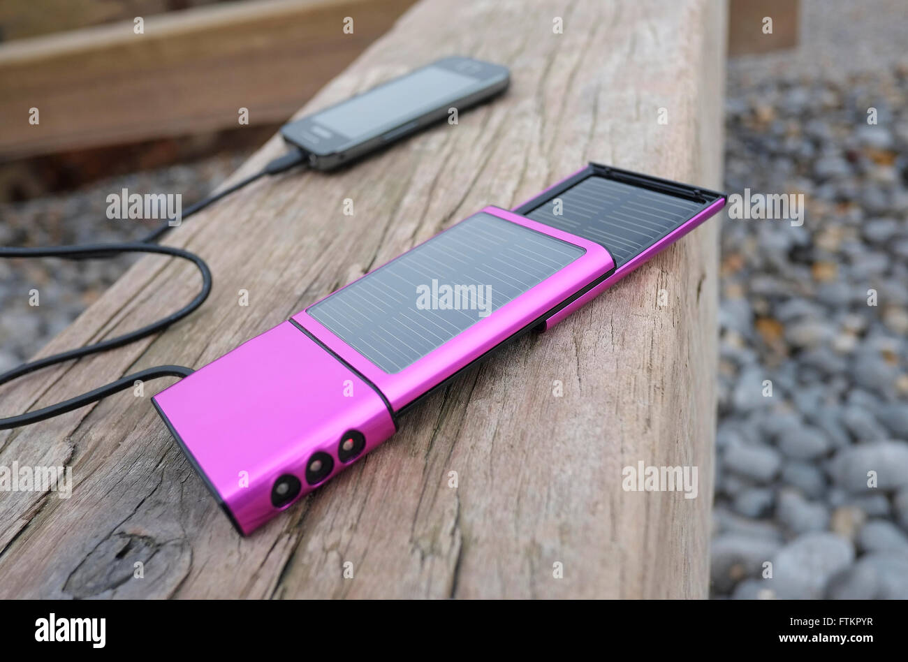 solar powered Handy-Akku-Ladegerät Stockfoto