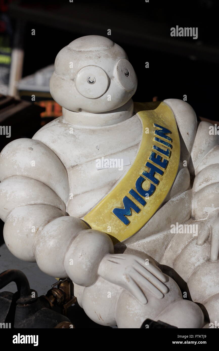 Herr Bibendum nehmen es einfach in Beaulieu Autojumble Stockfoto