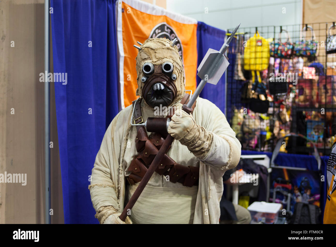 WONDERCON: Los Angeles Convention Center, März 25 bis 27, 2016. Ein Cosplayer verkleidet als eines der Sandleute aus Star Wars. Stockfoto