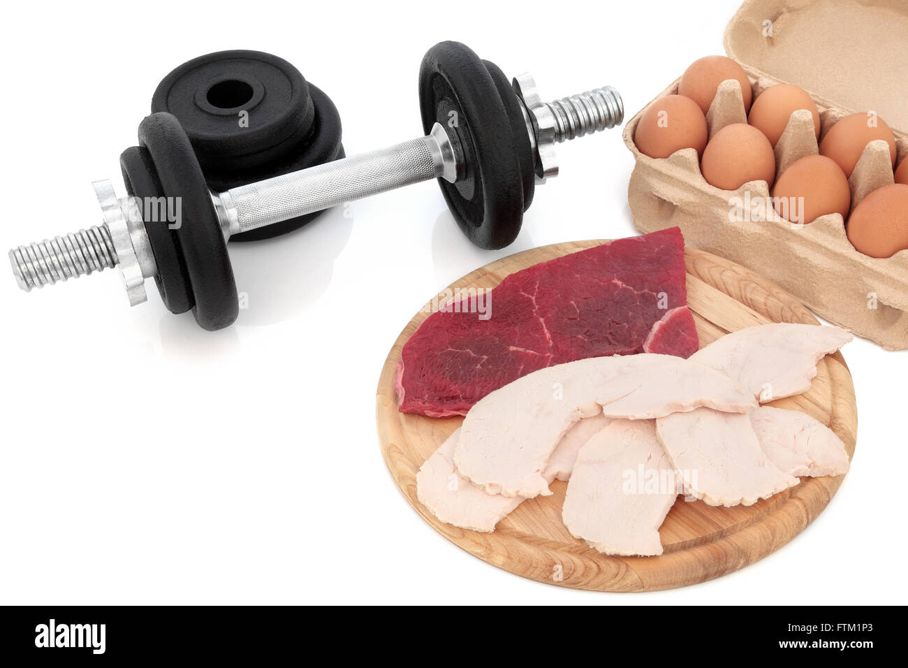 Hantel Gewichte mit hohem Proteingehalt Bodybuilding Gesundheit essen Huhn, mageres Steak und Eier. Stockfoto
